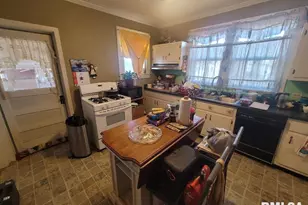 511 SE 4th St, Fairfield, IL 62837 - Photo 13