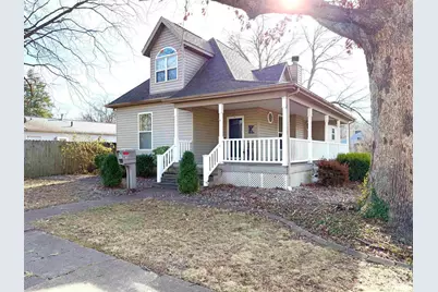 821 E 6th Street, Centralia, IL 62801 - Photo 1