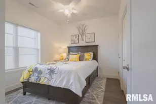 801 Bend Blvd Blvd, East Moline, IL 61244 - Photo 3