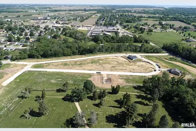 960 9th Avenue N, Clinton, IA 52732 - Photo 3