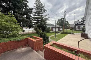 215 3rd St, Carmi, IL 62821 - Photo 37