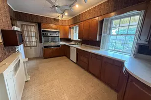 215 3rd St, Carmi, IL 62821 - Photo 21