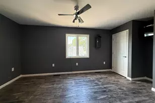 215 3rd St, Carmi, IL 62821 - Photo 9