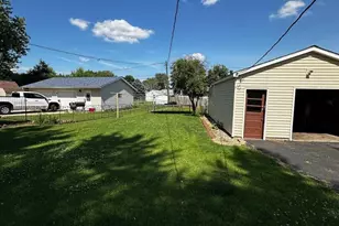 920 5th St, Colona, IL 61241 - Photo 5