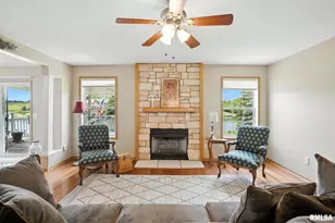 106 Valley View Dr, Sherrard, IL 61281 - Photo 7