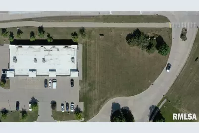 3280 Ridge Point #BLDG2, Bettendorf, IA 52722 - Photo 3