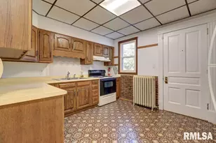 802 4th Street W, Sterling, IL 61081 - Photo 37