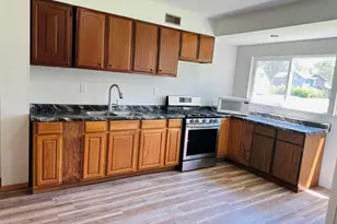 602 5th St, Rock Island, IL 61201 - Photo 9