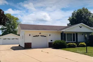 630 Mission Dr, Kewanee, IL 61443 - Photo 5