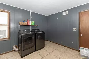 111 N West St, Cambridge, IL 61238 - Photo 37