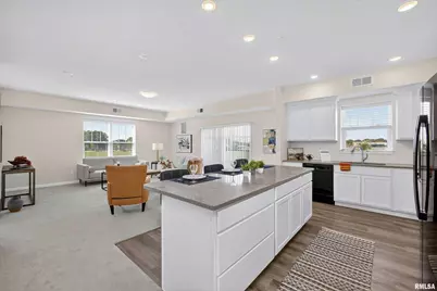 2592 202 Middle Road #202, Bettendorf, IA 52722 - Photo 5