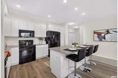 2592 202 Middle Road #202, Bettendorf, IA 52722 - Photo 7