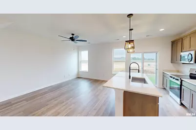 5922 Butterfield Court, Bettendorf, IA 52722 - Photo 9