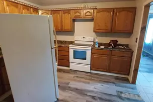 401 S 3rd Ave, New Windsor, IL 61465 - Photo 9