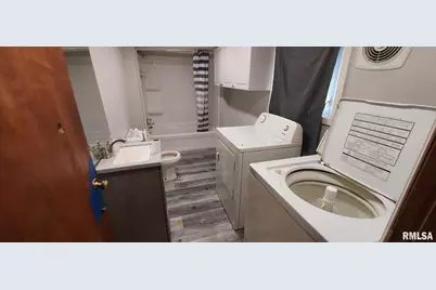 401 S 3rd Avenue, New Windsor, IL 61465 - Photo 17