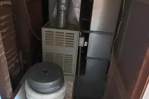 401 S 3rd Ave, New Windsor, IL 61465 - Photo 15