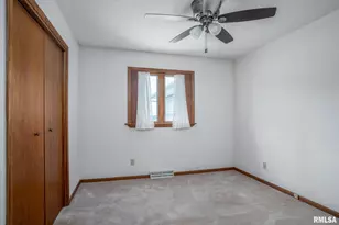 500 N 7th Ave, New Windsor, IL 61465 - Photo 17