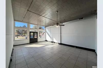 526 W 2nd Street, Davenport, IA 52801 - Photo 3