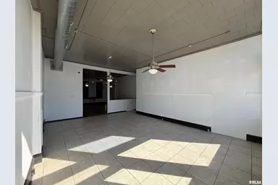 526 W 2nd Street, Davenport, IA 52801 - Photo 5