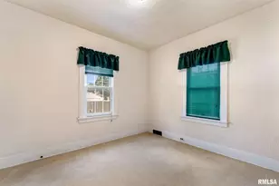 1904 30th St, Moline, IL 61265 - Photo 11