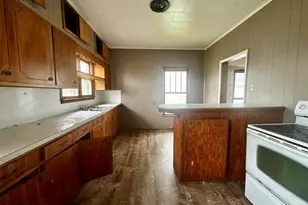 111 E Walker St, Galatia, IL 62935 - Photo 5