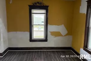 3915 11th St, Rock Island, IL 61201 - Photo 5