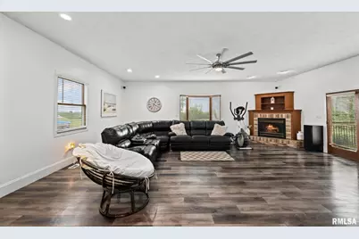 406 234th St Street, Aledo, IL 61234 - Photo 9