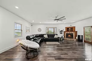 406 234th St St, Aledo, IL 61234 - Photo 9