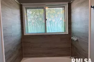 518 Barden St, Morrison, IL 61270 - Photo 11