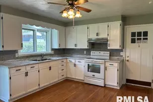 518 Barden St, Morrison, IL 61270 - Photo 3