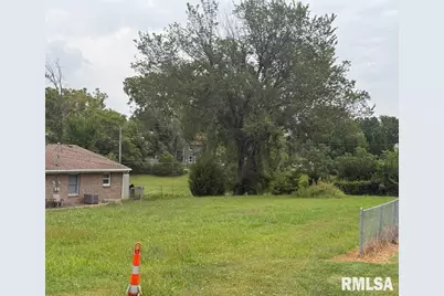 1013 14th Street, Silvis, IL 61282 - Photo 3