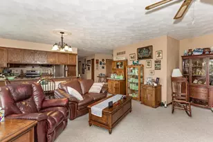 631 Suncrest Dr, Sherrard, IL 61281 - Photo 9