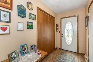 631 Suncrest Dr, Sherrard, IL 61281 - Photo 5