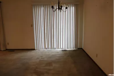 3542 Cedarview Ct Court #3542, Bettendorf, IA 52722 - Photo 7