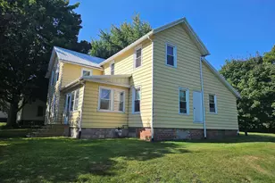 127 N Vail St, Geneseo, IL 61254 - Photo 3