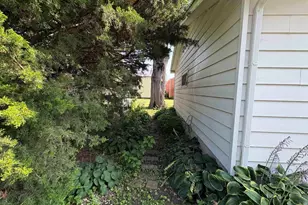 17 E 5th St, Milledgeville, IL 61051 - Photo 9