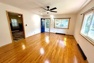 139 N Vail St, Geneseo, IL 61254 - Photo 5