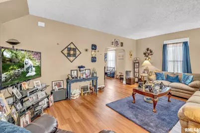 902 44th Street, Rock Island, IL 61201 - Photo 5