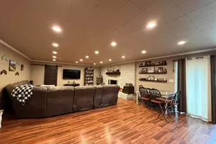 117 Marshall Pl, Carmi, IL 62821 - Photo 3