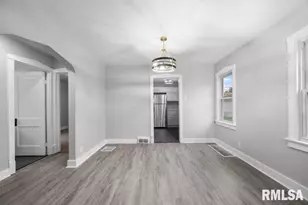 2519 29 1/2 St, Rock Island, IL 61201 - Photo 5