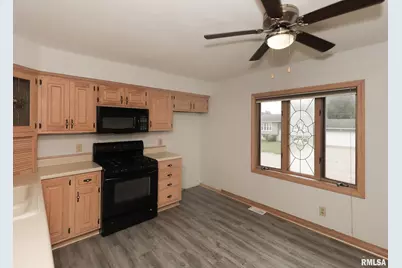 512 W 16th Avenue, Coal Valley, IL 61240 - Photo 13