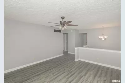 512 W 16th Avenue, Coal Valley, IL 61240 - Photo 5