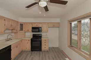 512 W 16th Ave, Coal Valley, IL 61240 - Photo 31
