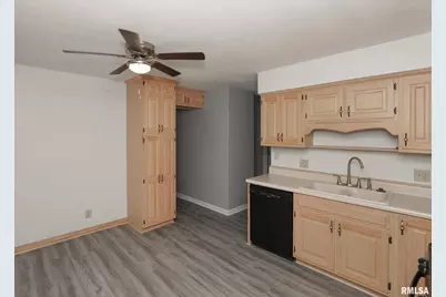 512 W 16th Avenue, Coal Valley, IL 61240 - Photo 11