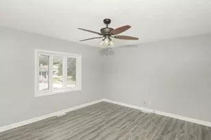 512 W 16th Ave, Coal Valley, IL 61240 - Photo 7