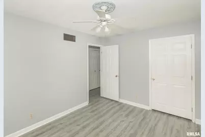 512 W 16th Avenue, Coal Valley, IL 61240 - Photo 19