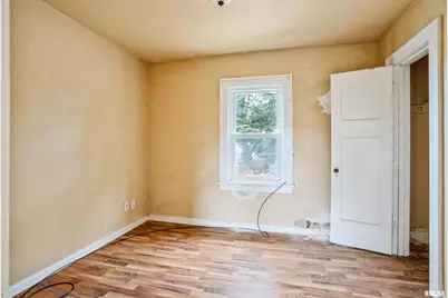 1365 1/2 13th Avenue, East Moline, IL 61244 - Photo 13