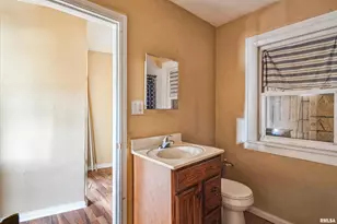 1365 1/2 13th Ave, East Moline, IL 61244 - Photo 9