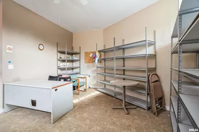 1365 1/2 13th Avenue, East Moline, IL 61244 - Photo 5