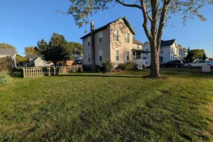 522 N State St, Geneseo, IL - Photo 3